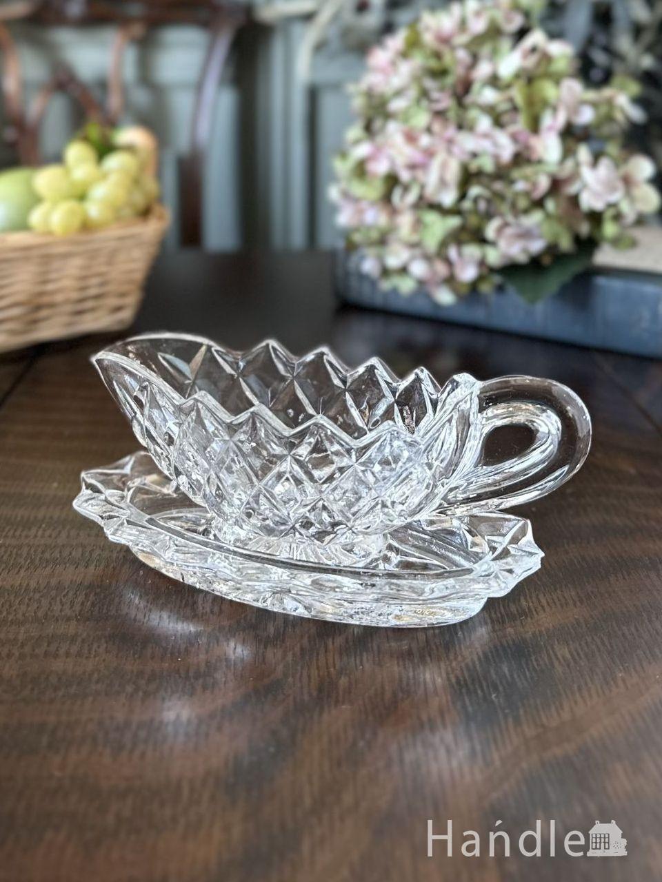 イギリスで見つけたアンティークのおしゃれな食器、ニワトリが描かれた