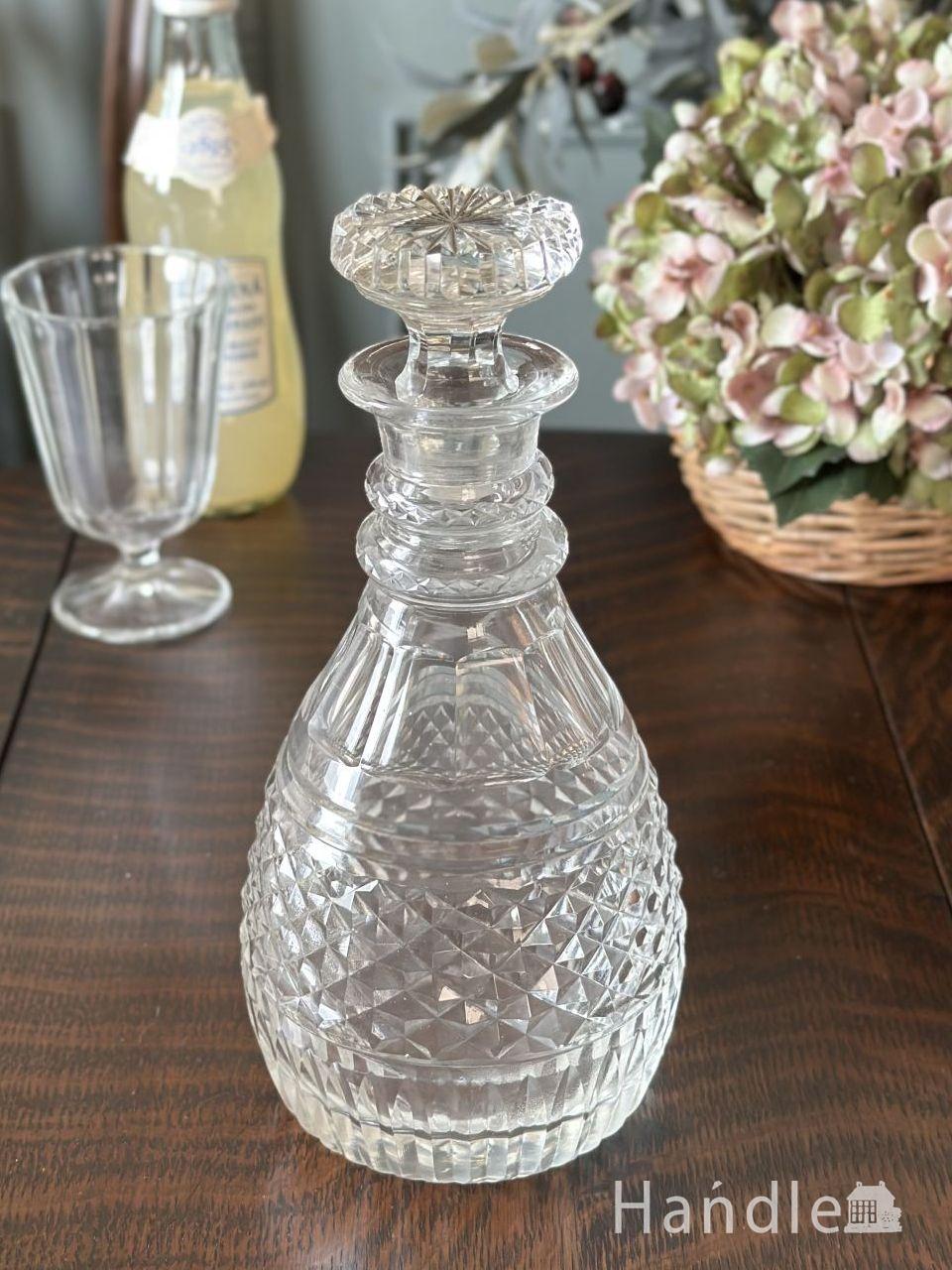 アンティークガラスのおしゃれなジャグ、イギリスから届いた型押し