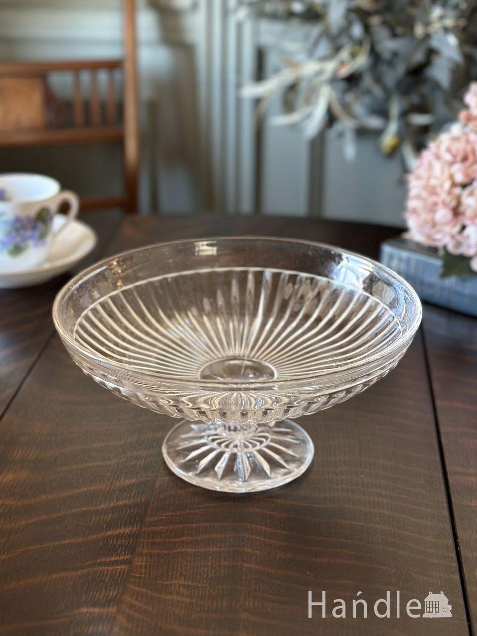 シェル型のアッシュトレイ（灰皿）、ミルクガラスのアンティークプレス