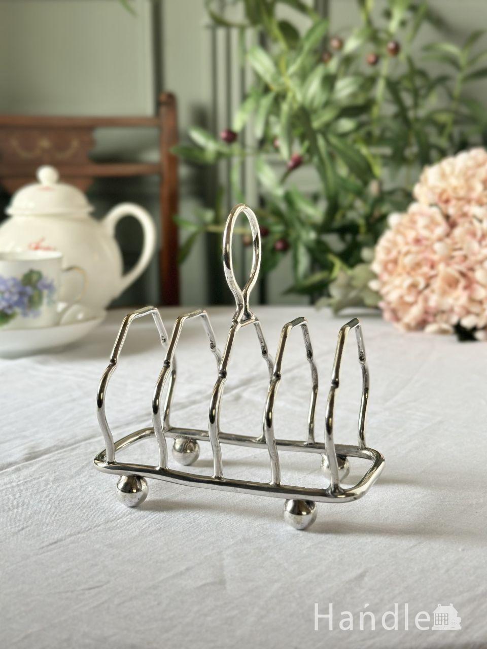 英国で見つけたシルバープレートのトリベット、銀のポットスタンド（鍋