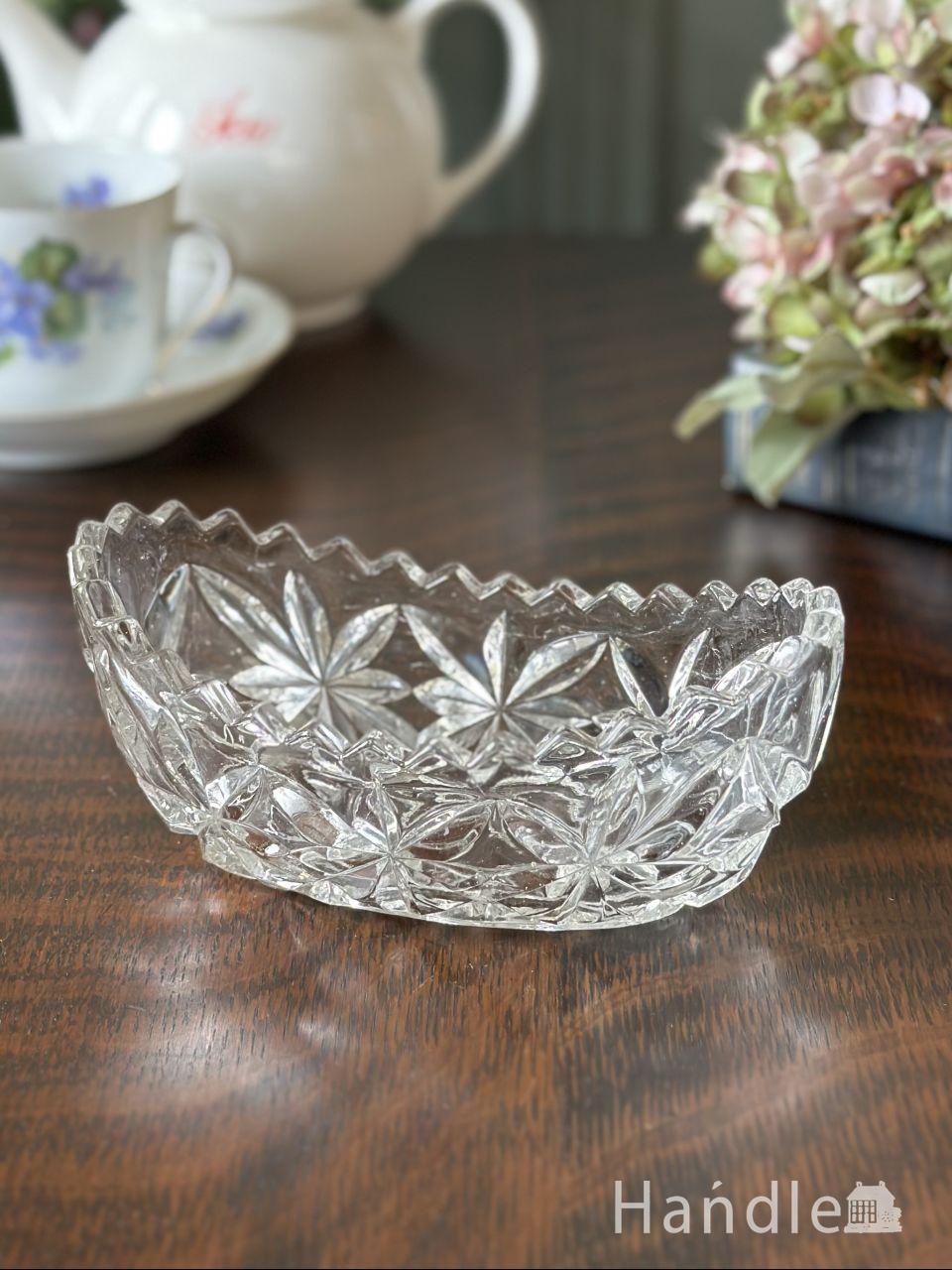 フランスから届いたアンティークガラスの器、フレンチスタイルの美しい