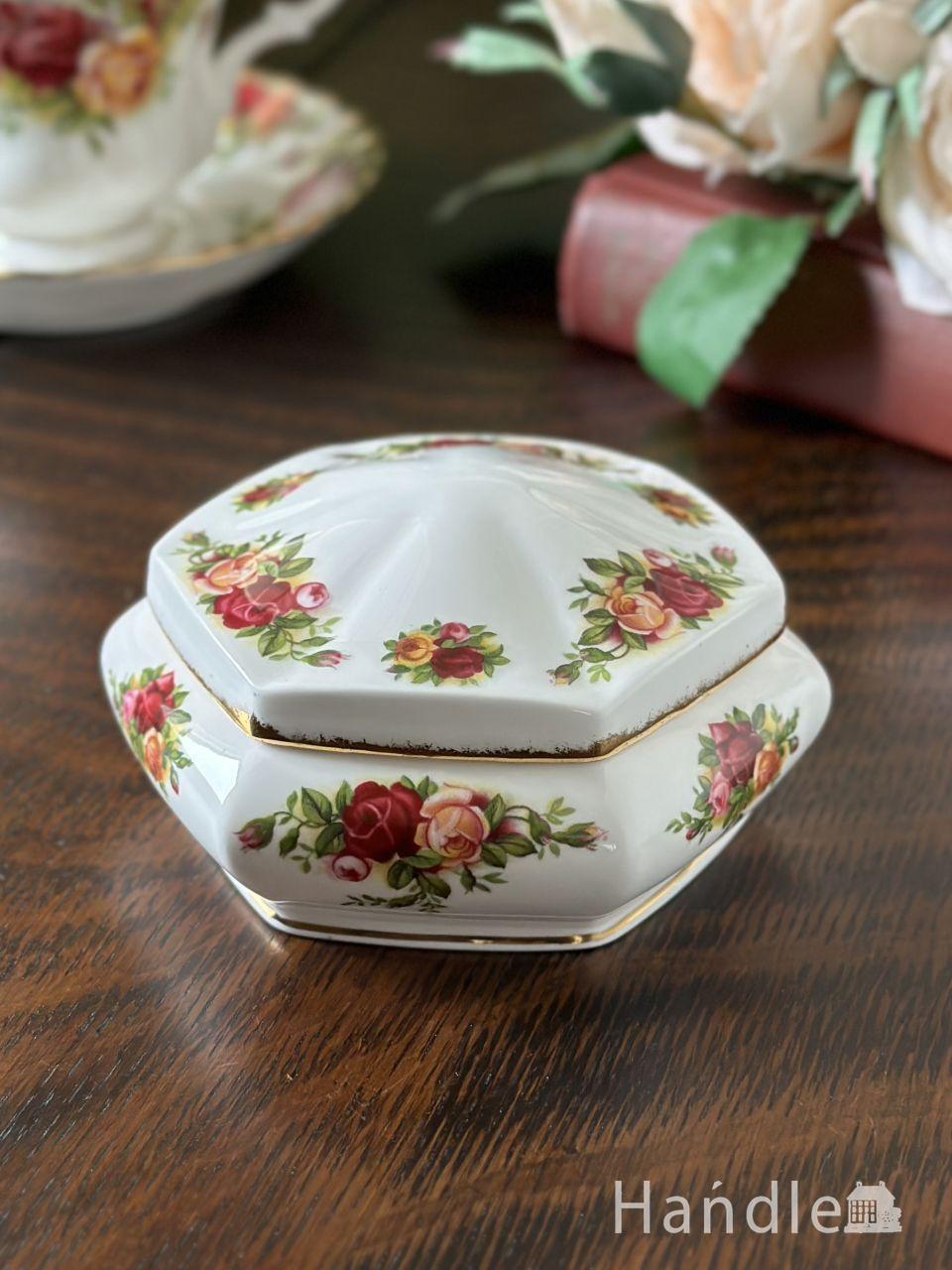 アンティークのおしゃれな小物入れ、ミラー仕様のメタルジュエリー