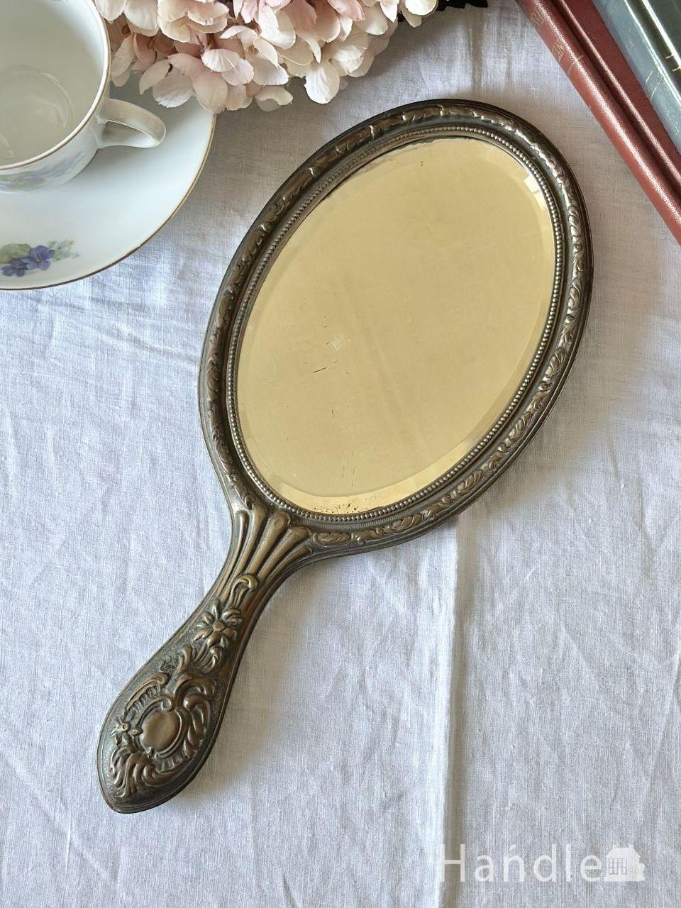 キラッと輝くシェル模様が美しい壁掛け鏡、フランスから届いた