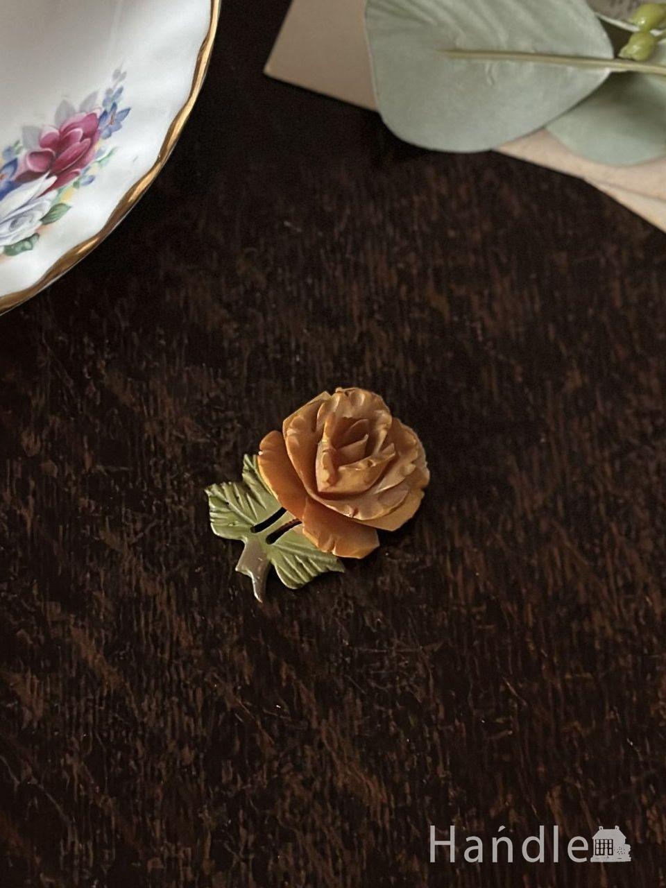 イギリスから届いたおしゃれなアクセサリー、アンティークの