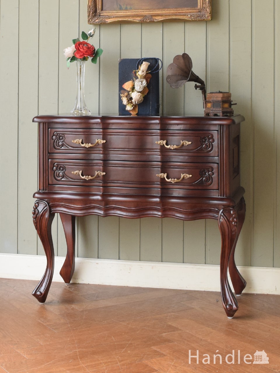 アンティーク風のおしゃれなチェスト、カブリオールレッグのフレンチ風