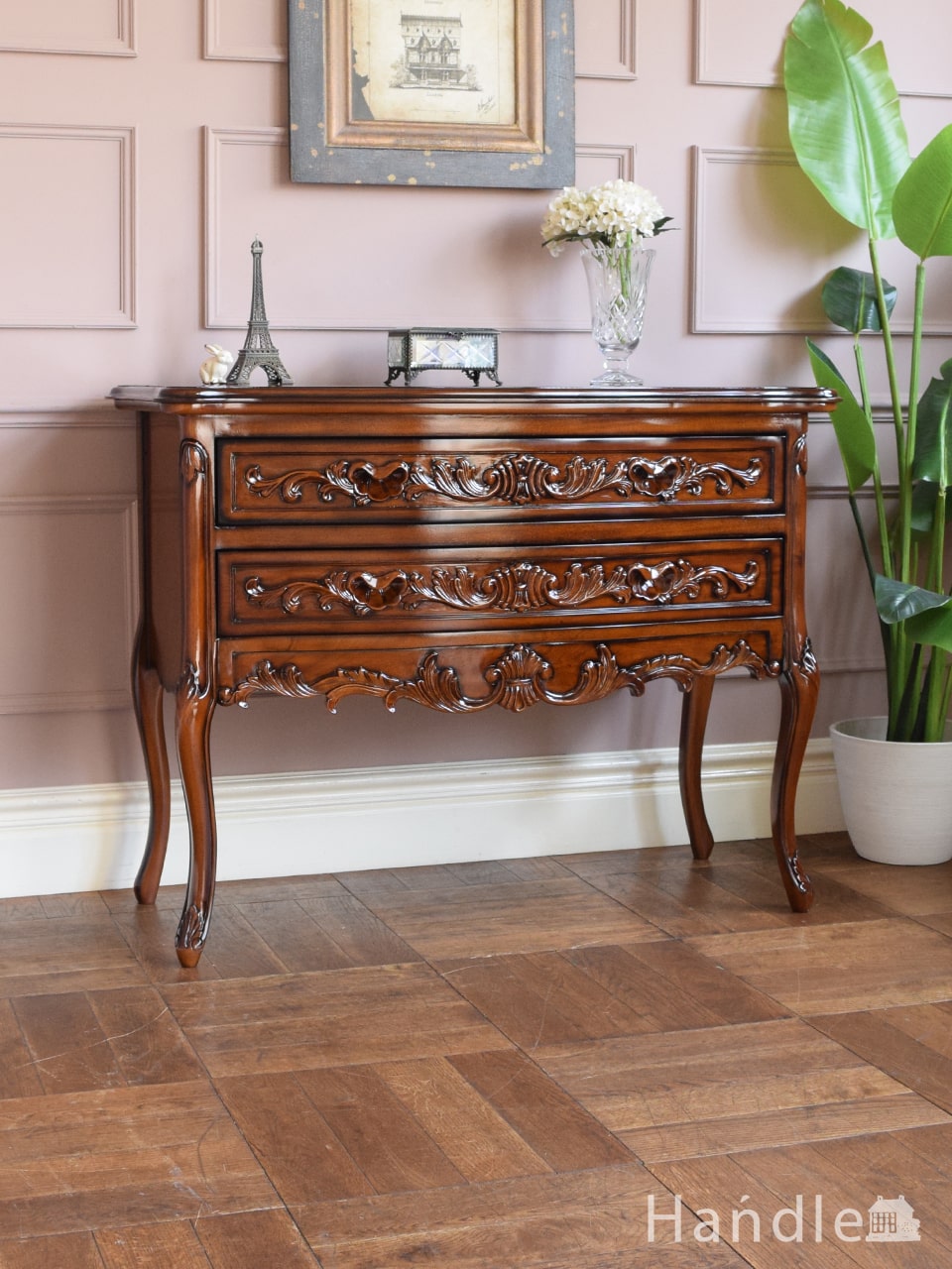 フレンチスタイルのおしゃれな2段チェスト、アンティーク風の猫足