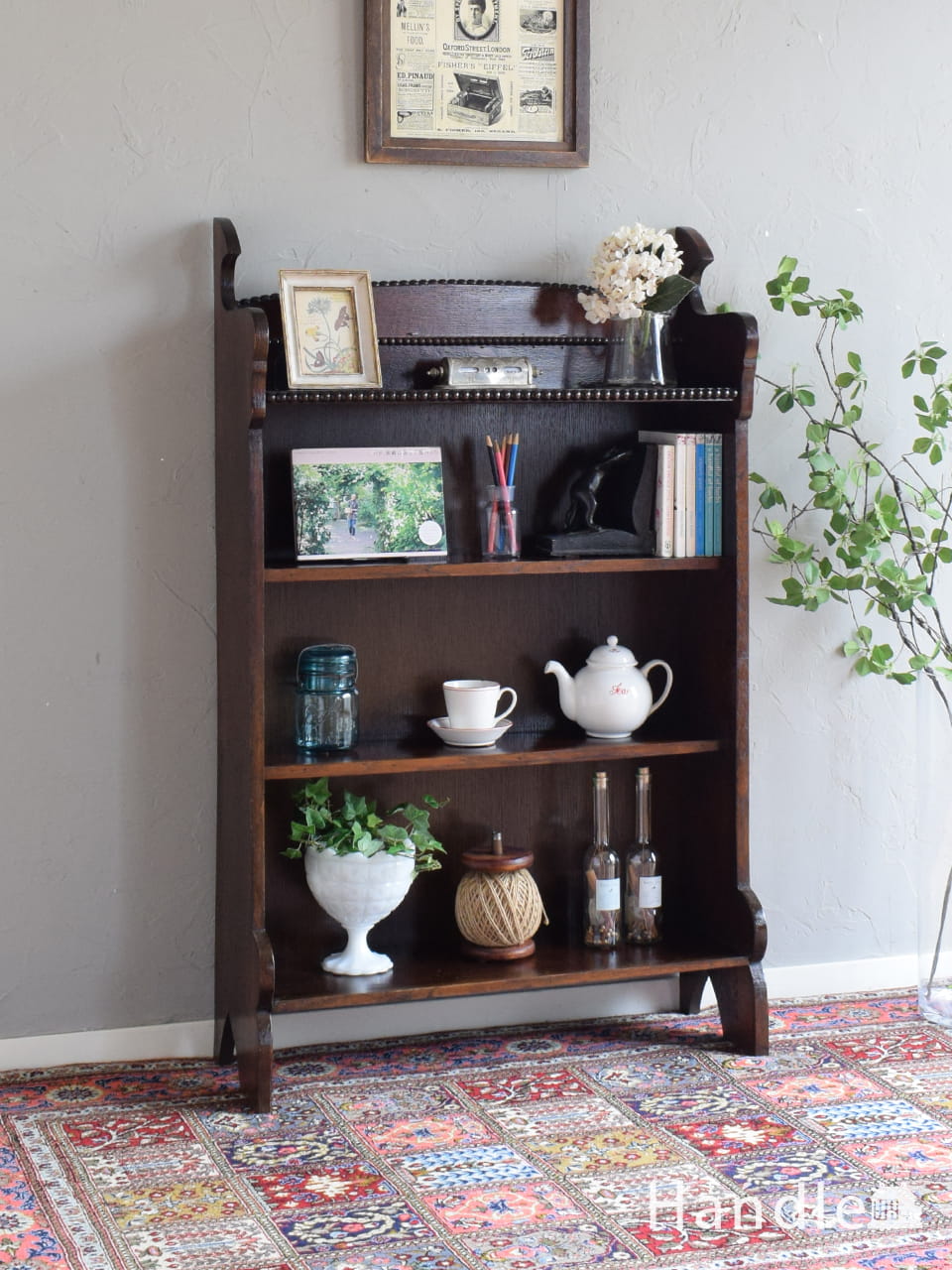 英国アンティークのオープンシェルフ、高級感のあふれるマホガニー材の