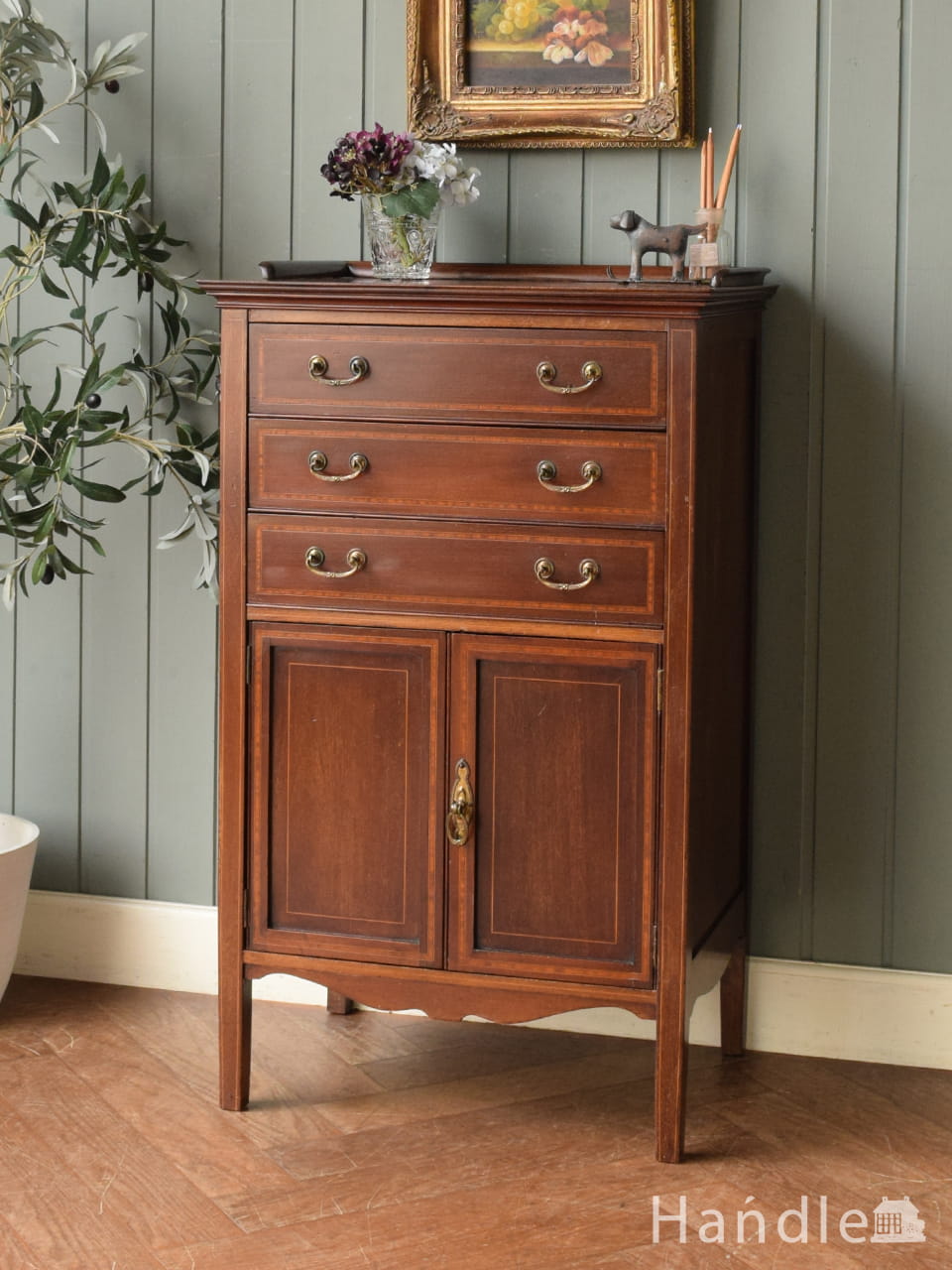 アンティークのおしゃれなベッドサイドキャビネット、ロイドルームの