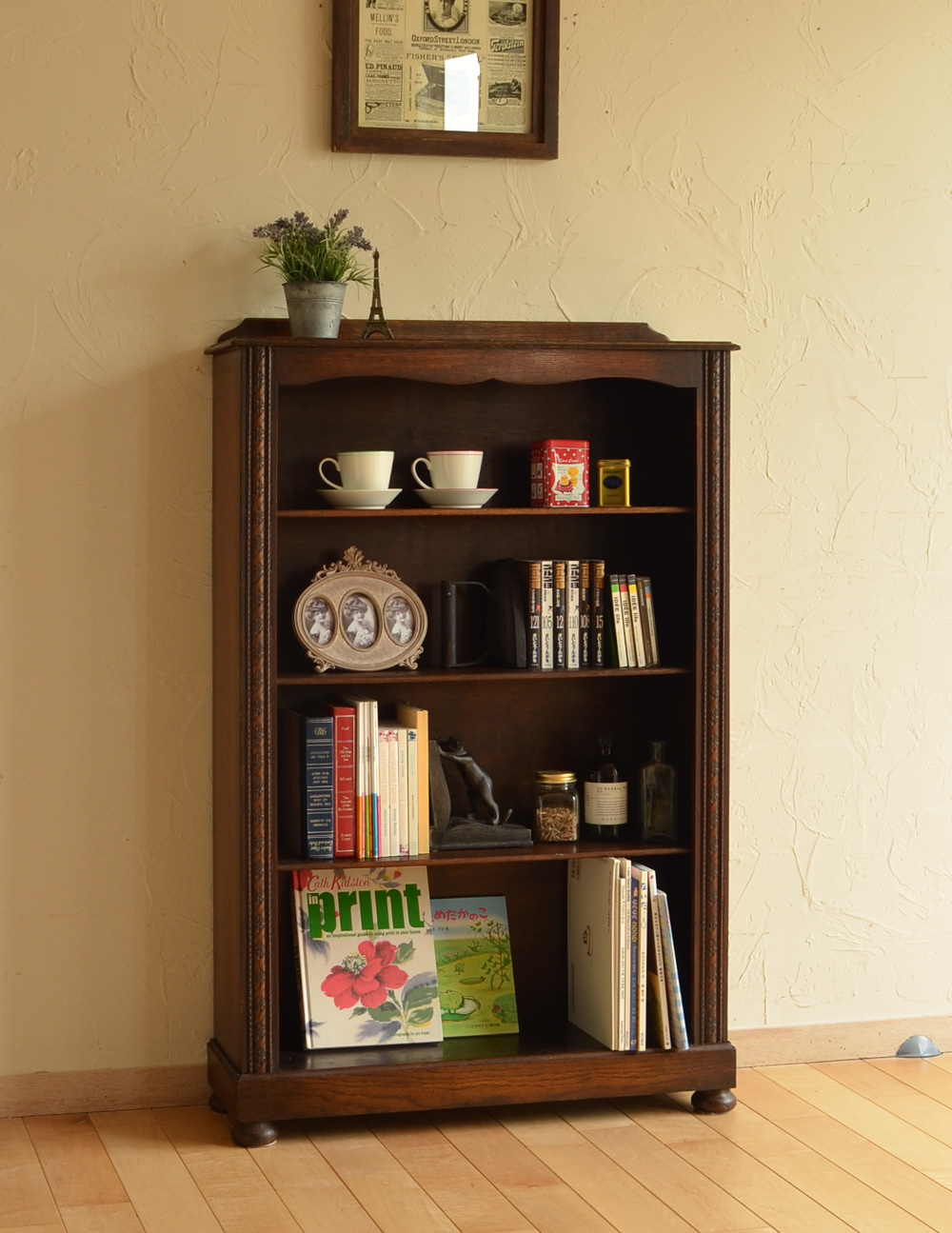 英国スタイルのアンティーク家具、オープン棚のブックシェルフ（本棚
