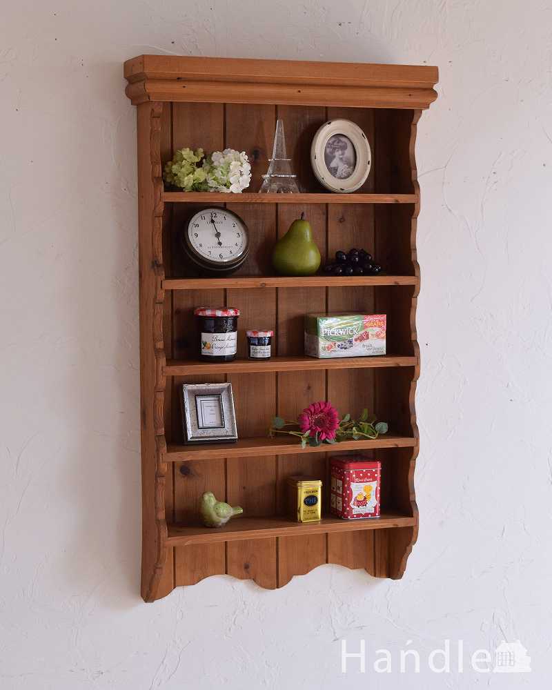 壁を彩るアンティーク家具、イギリスで見つけたパイン材のウォール