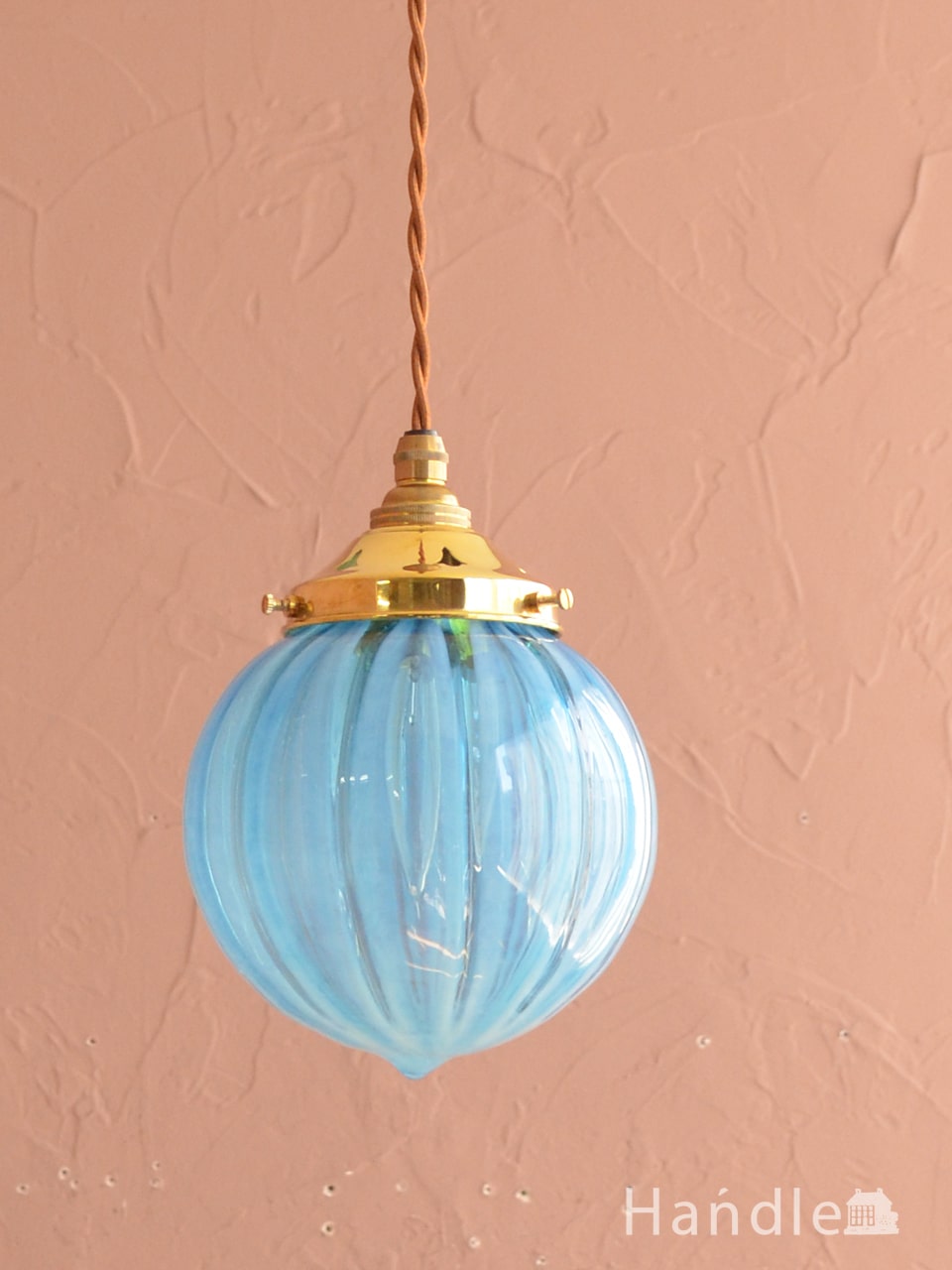 ヴァセリン風のガラスが美しいペンダントライト（コード・シャンデリア