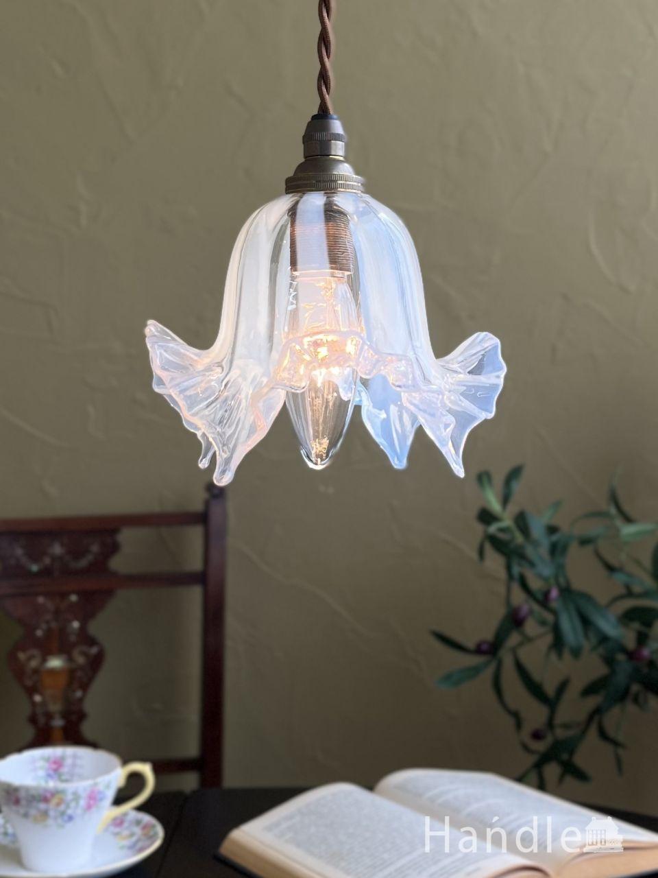 優しい色使いに癒されるアンティークペンダントライト（コード