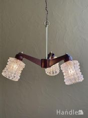 フランスのおしゃれな3灯シャンデリア、華やかなお花のブーケが可愛い