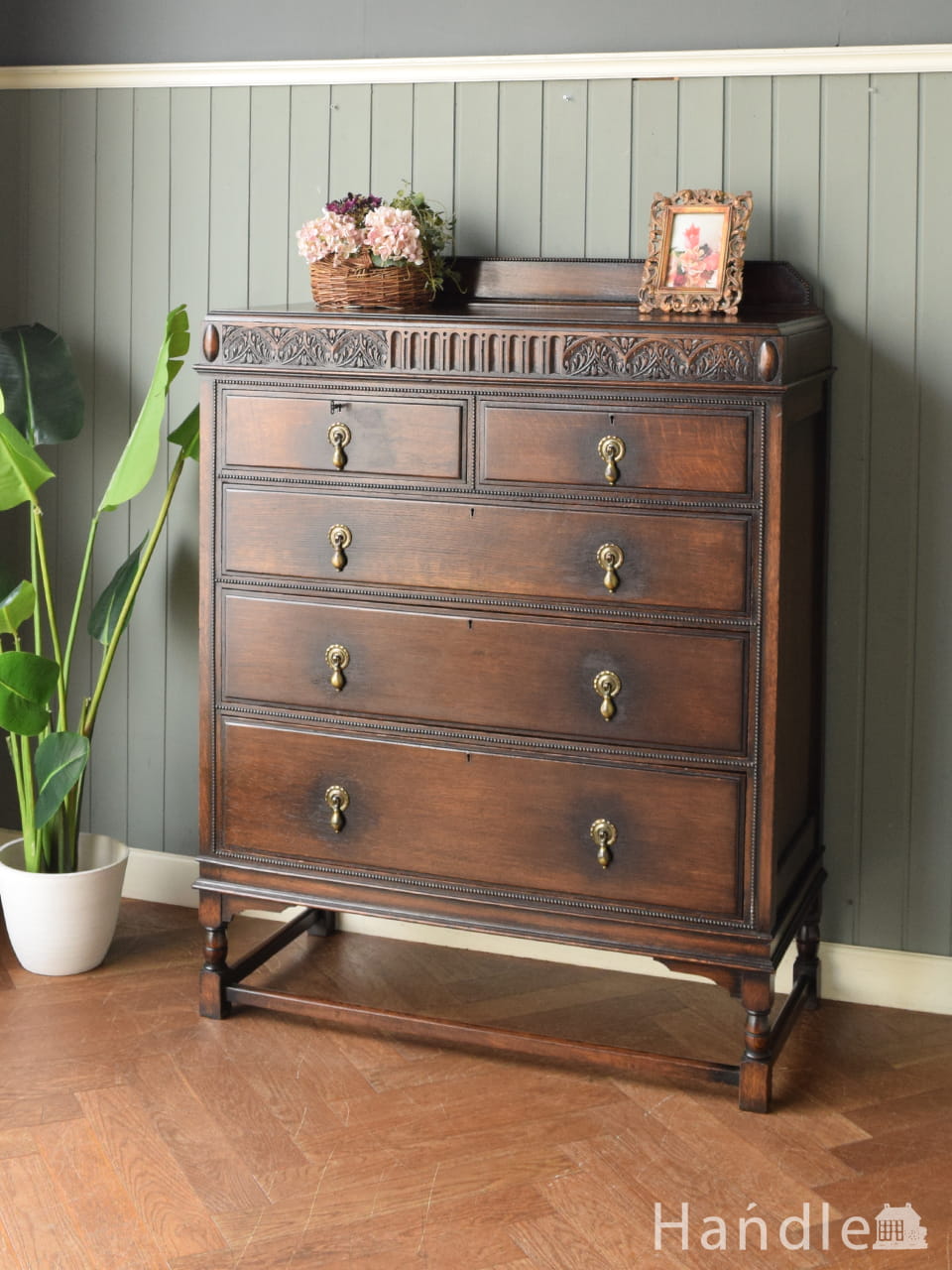 ウォールナット材のおしゃれなアンティークチェスト、6段引き出しの
