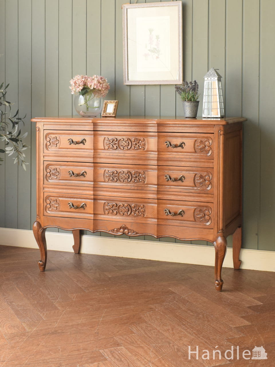 フレンチスタイルのアンティーク家具、マホガニー材の3段チェスト(j