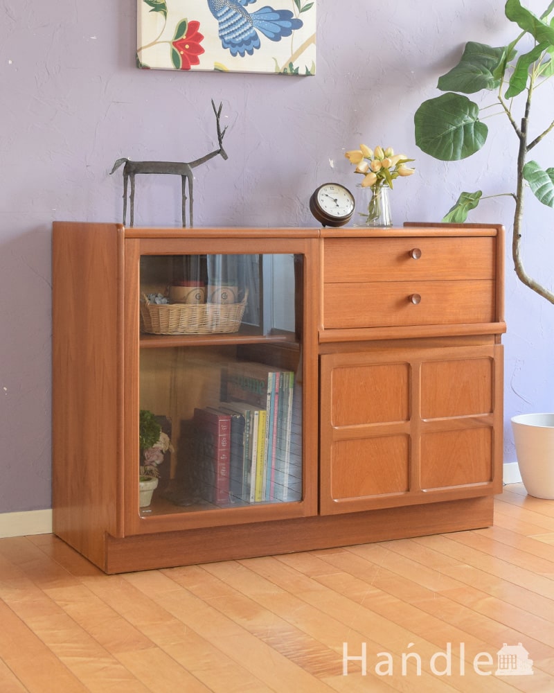 Nathan（ネイサン）社のめずらしいキャビネット、北欧スタイルの