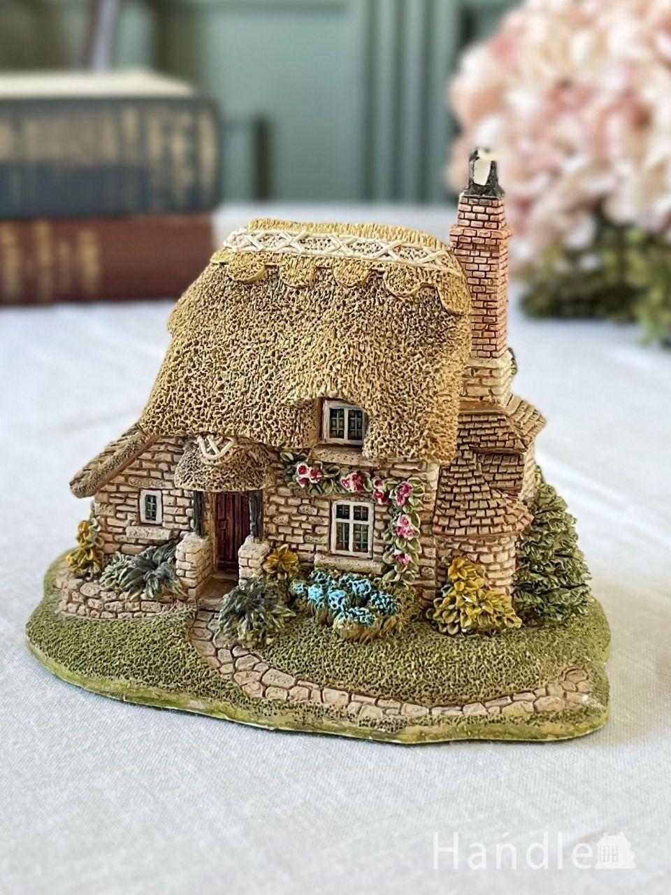 イギリスから届いた茅葺屋根が可愛いミニチュアハウス、Lilliput Lane