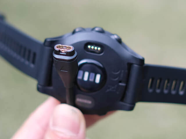 ガーミン ForeAthlete945】音楽再生や文字盤着せ替え機能あり 100