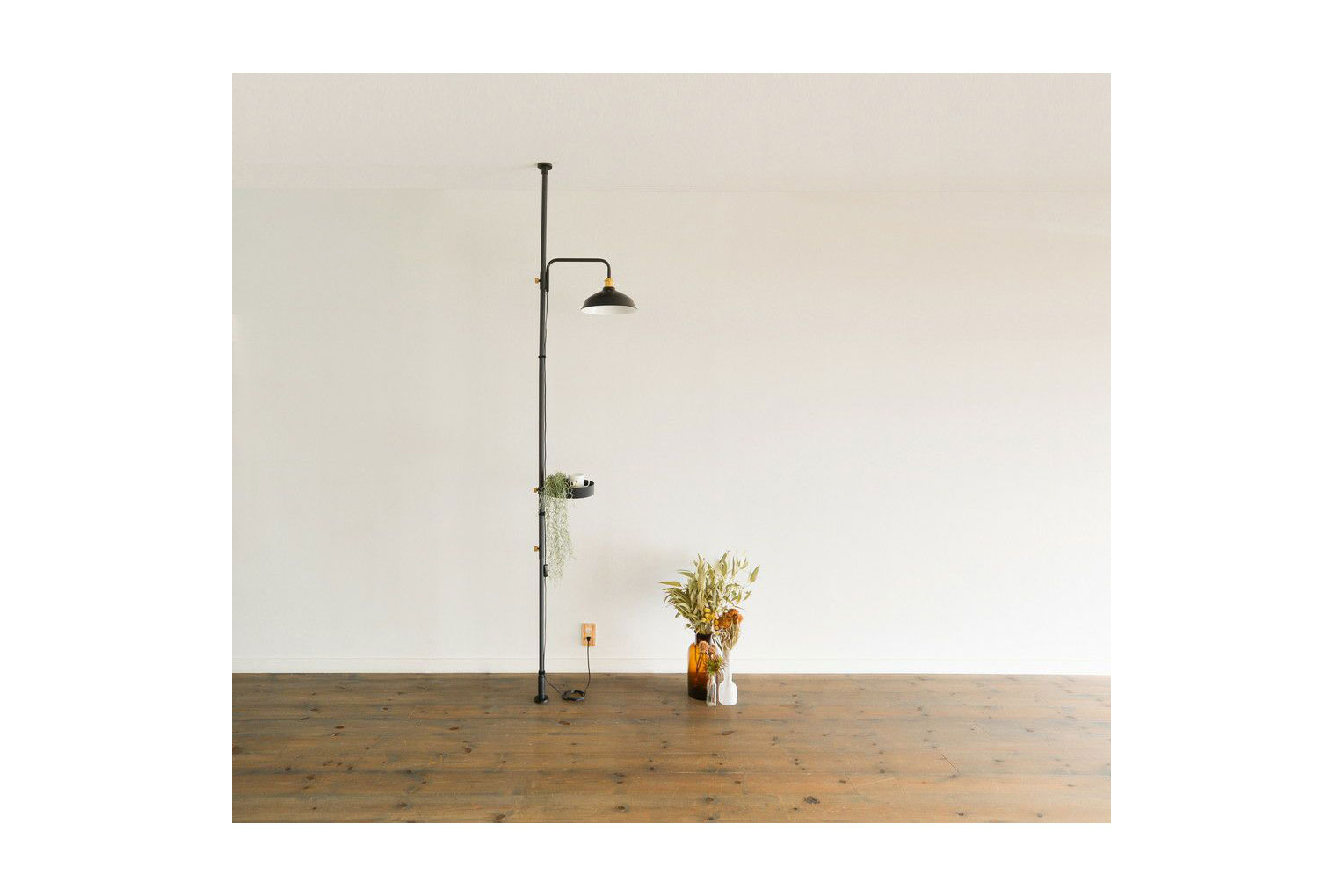 トレイ付きフロアスタンド DRAW A LINE ランプアームS+ワイアシェード