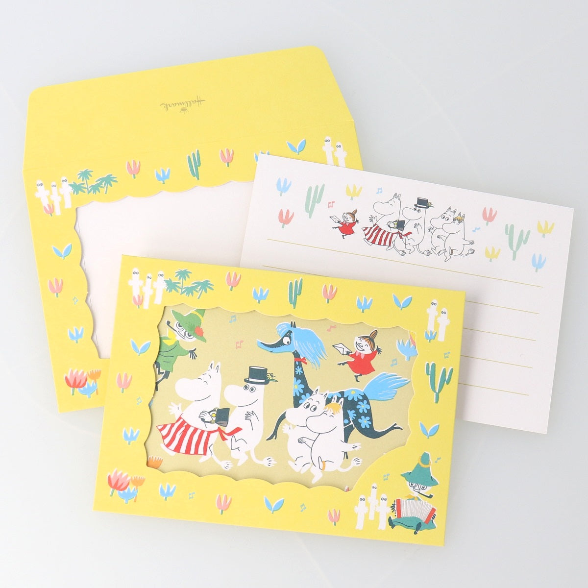 ムーミン Every day is an adventure アニマルとの出会い イエロー