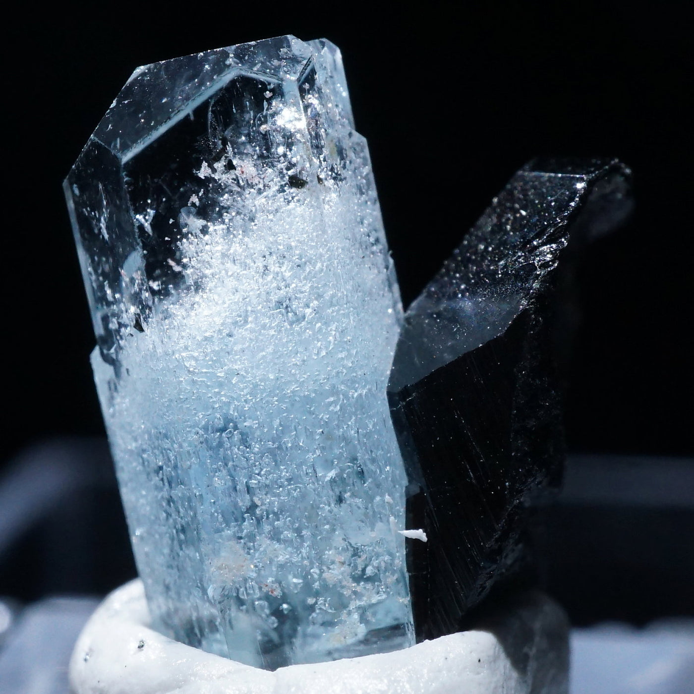 ナミビア産のアクアマリン・ブックトルマリン|ハッピーギフト – 天然石