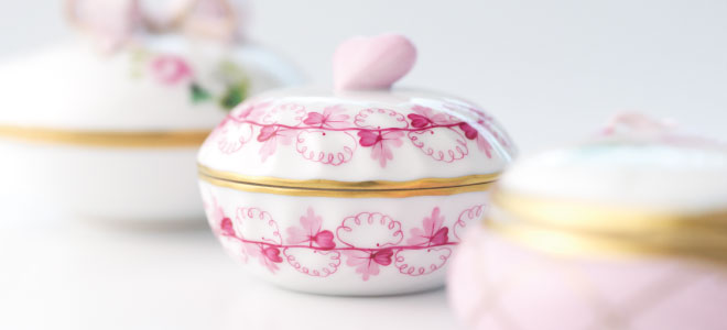 ウィーンからくさ] アシツキボックス ポニー