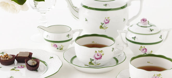 ウィーンの薔薇] ティーカップ&ソーサー ペア