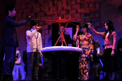 歴代公演：悪魔が来りて笛を吹く | 劇団ヘロヘロQカムパニー