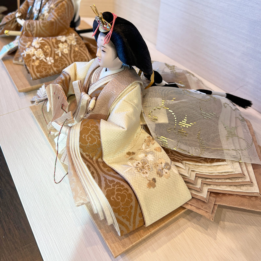 ニュー感覚 LEDライト！モダンでおしゃれな雛人形【Flower Girl Belle