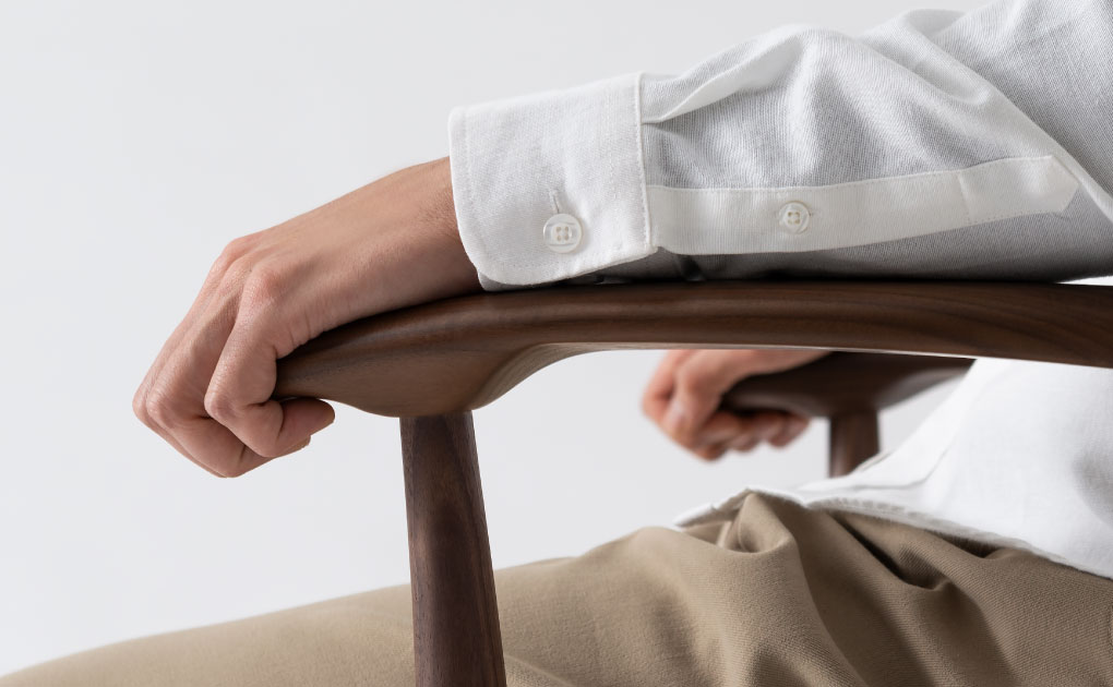 CRESCENT アームチェア（張り背座） | 飛騨産業株式会社【公式