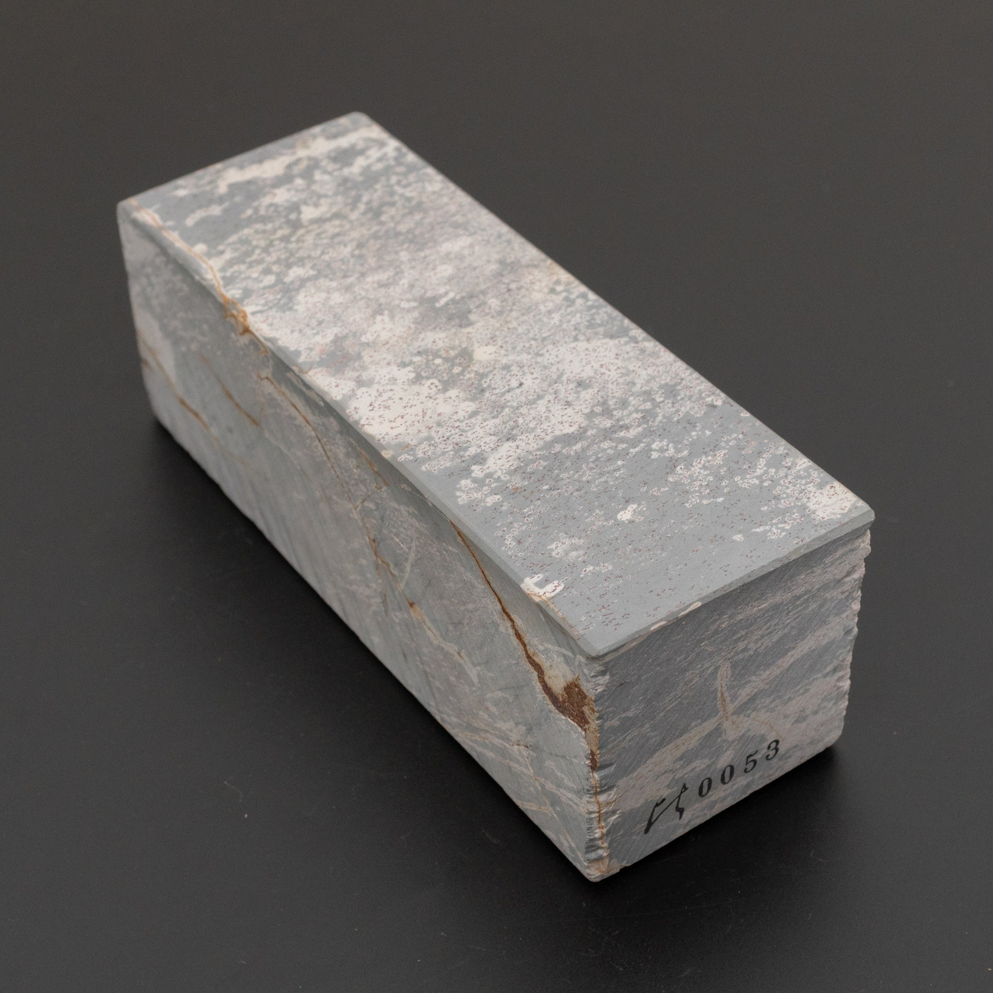 ひとひら 天然砥石 内曇砥 (No.0053) – HITOHIRA