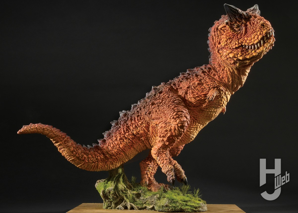 グリューツェラボ「カルノタウルス」をアクリルガッシュの塗り重ねで