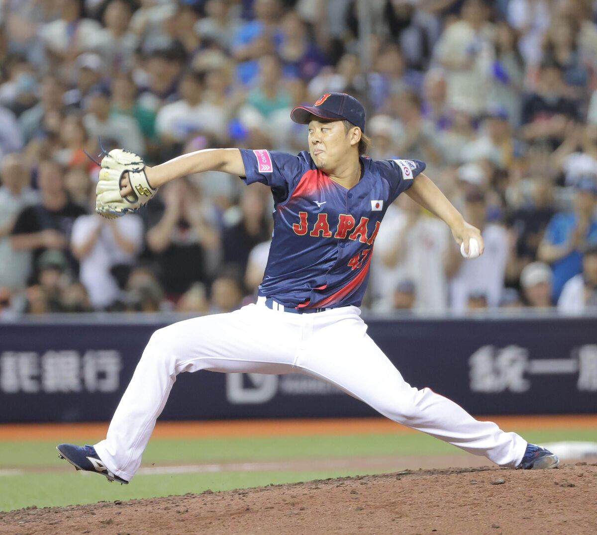 侍ジャパン】鈴木昭汰が火消し成功…2死一、二塁のピンチを無失点で