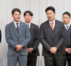 長嶋茂雄さんのブロンズ像 熱海市立澤田政廣記念美術館で6月29日