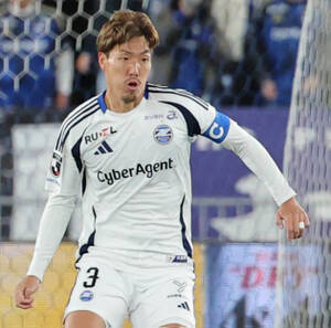 鹿島】金崎がクラブ日本人3人目の背番号「10」 - スポーツ報知