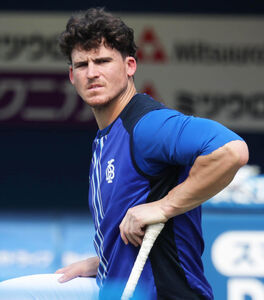 DeNA】オースティンは右肩鎖関節捻挫で抹消 三浦大輔監督「態勢を