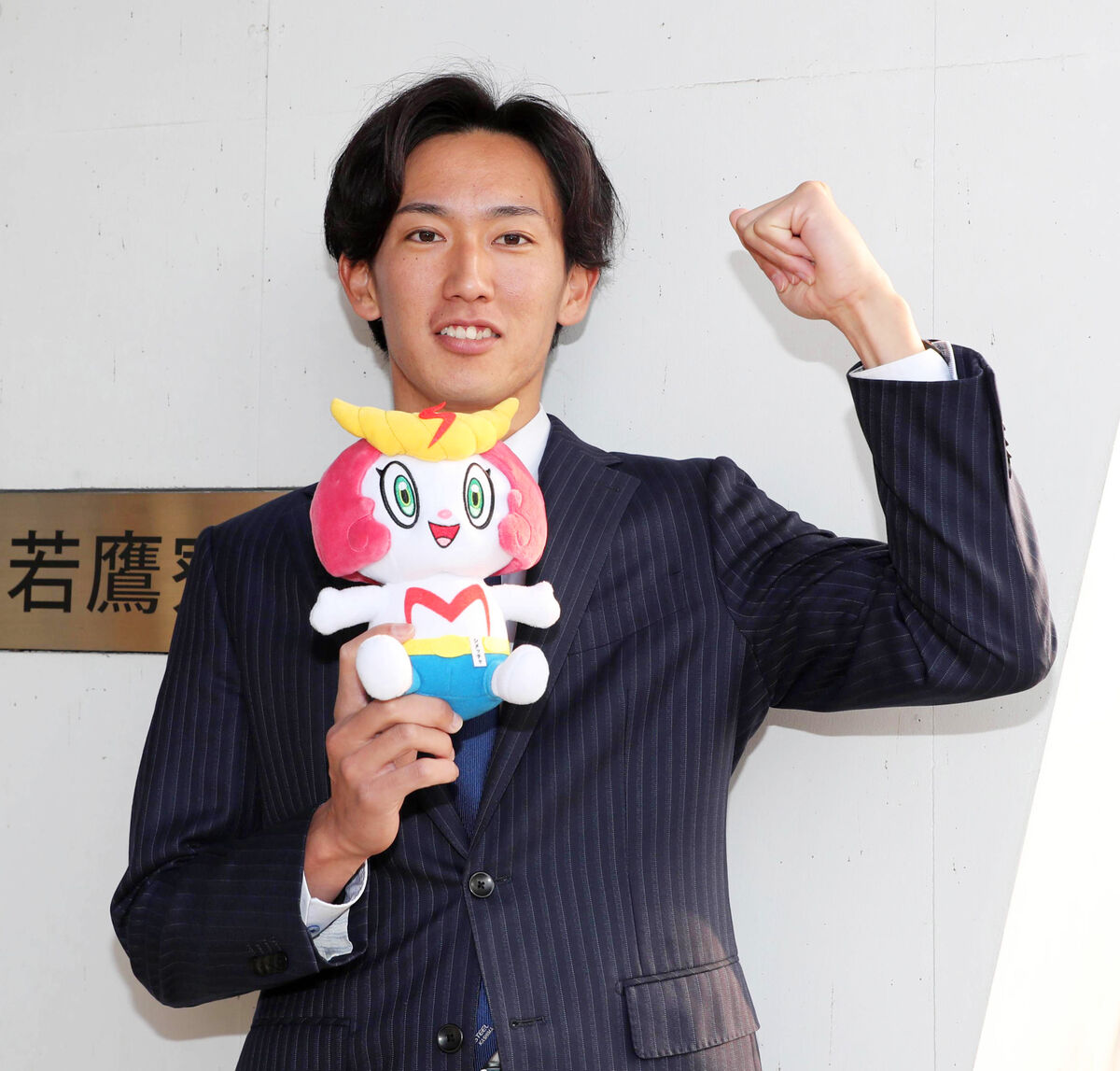 ソフトバンク】ドラ2・大津亮介が入寮 地元の公式キャラ「シメッチャ