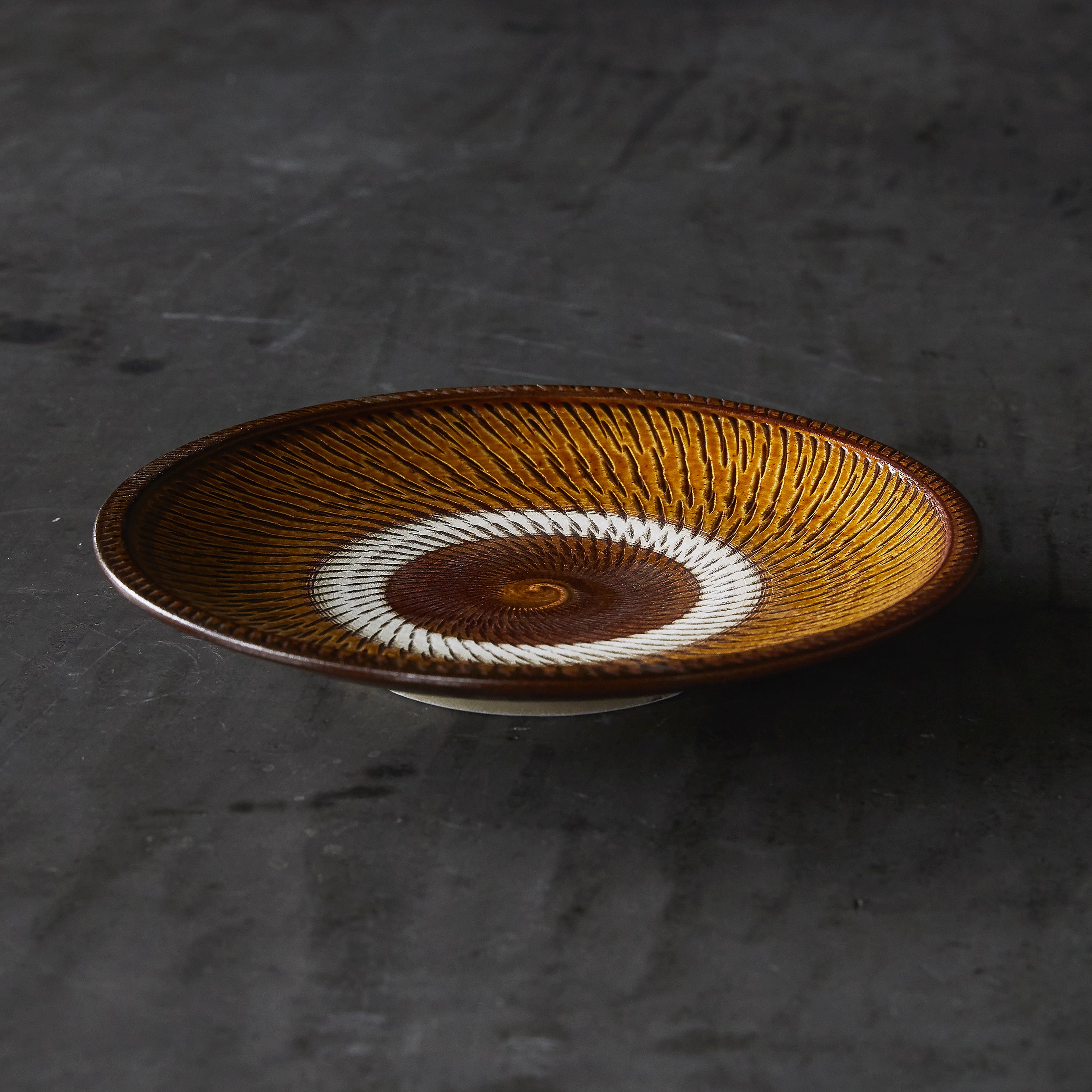 小鹿田焼（坂本拓磨）7寸皿 黄 飛びかんな – IEGNIM