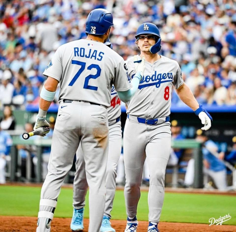 ドジャース 逆転決勝弾のキケ・ヘルナンデス インタビュアーが大爆笑