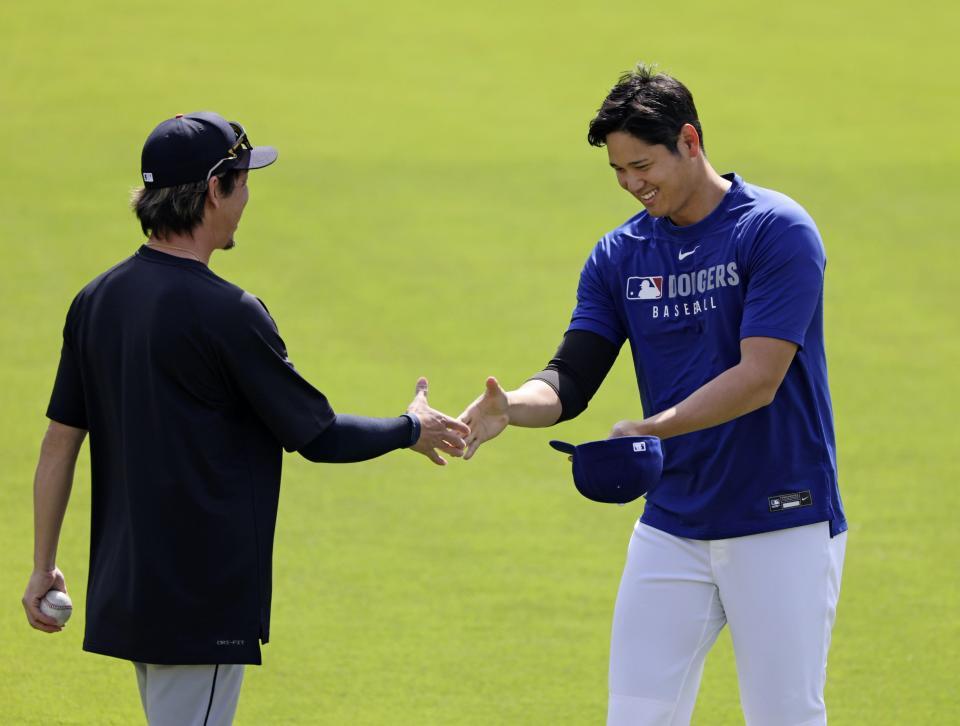 大谷翔平 マエケン画伯作のサイン＆メッセージ入り「大谷＆デコピンT