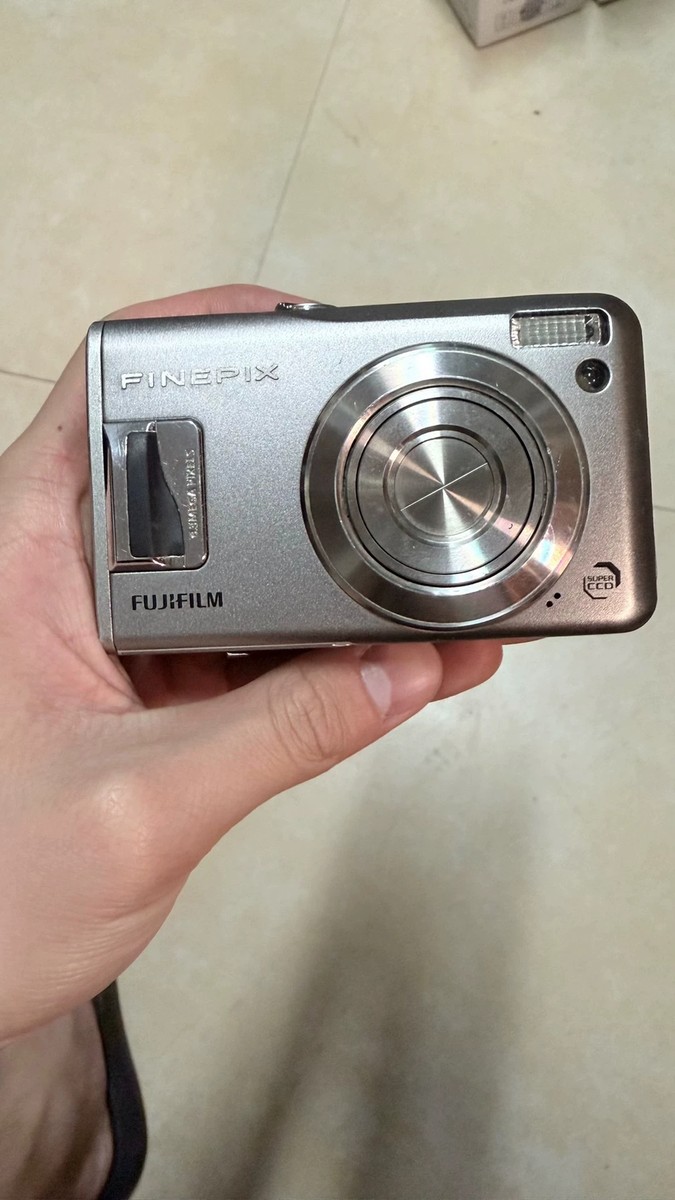 Fujifilm FinePix F31fd Silver 6.3MP Compact Digital Camera w
