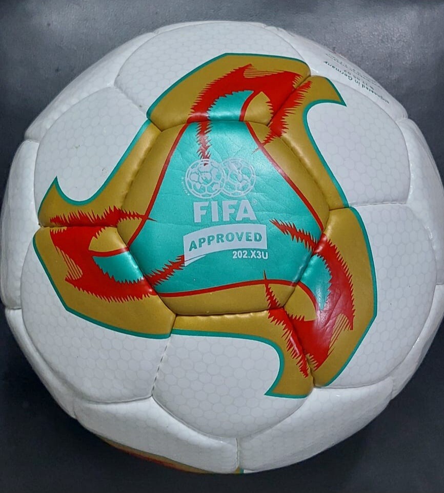 ADIDAS FEVERNOVA FIFA WORLD CUP 2002 OFFICIAL SOCCER BALL MATCH