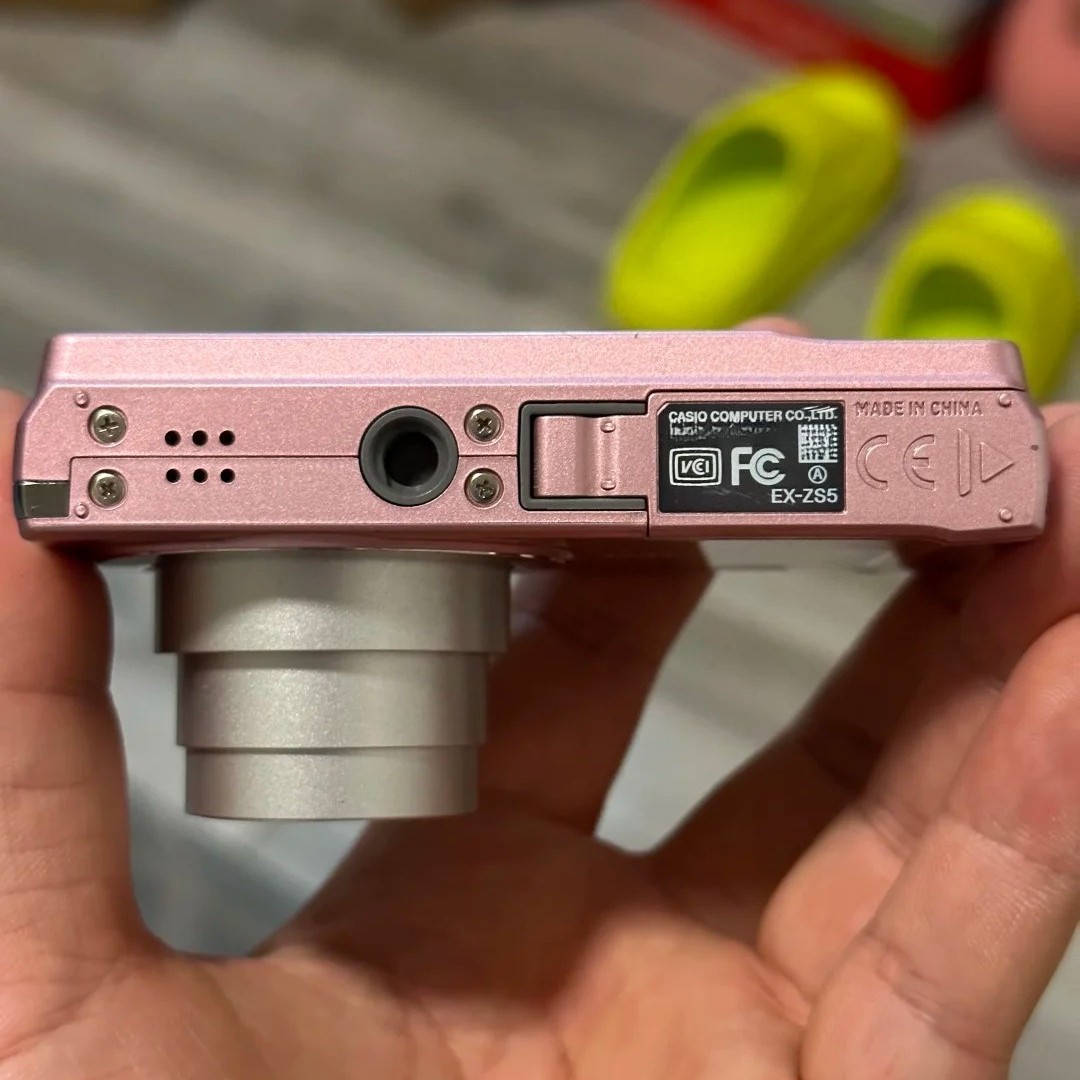 Casio EXILIM EX-ZS5 Digital Camera 5x Optical Zoom 14.1 MP English