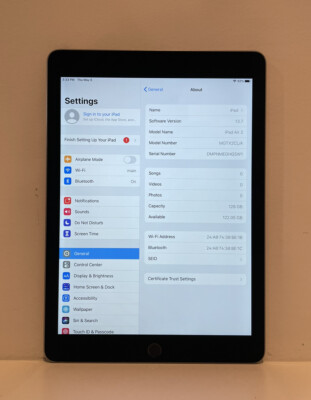 Apple iPad Air 2 128GB, Wi-Fi, 9.7in - Space Gray - NO TOUCH ID