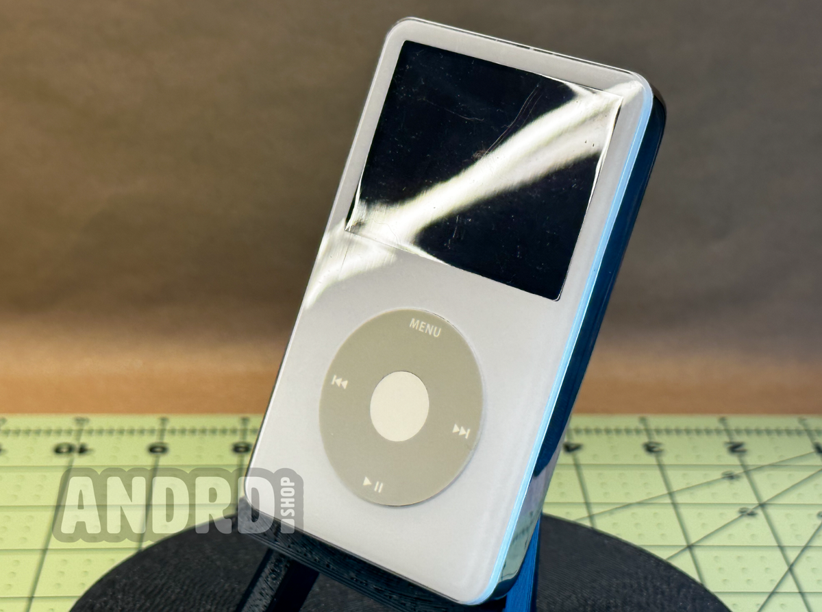 Custom 512GB iPod Classic 5.5 Gen w/Wolfson DAC, 3000mah Battery