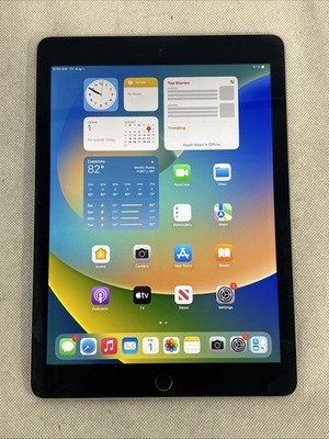Apple iPad Pro (9.7-inch) A1674 128 GB, Wi-Fi + 4G, - Space Gray