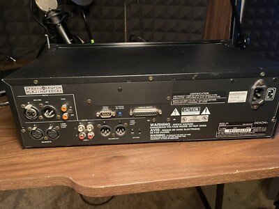 Denon DN-M1050R Professional Mini Disc Recorder Needs Loading