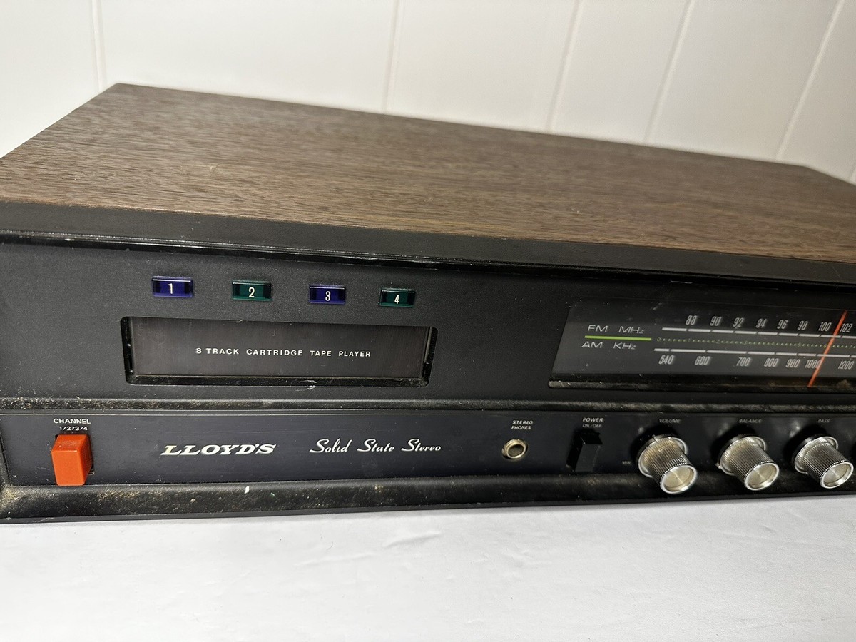 VTG LLoyds 1M32W-O7A 8 Track Solid State AM/FM Stereo Made In
