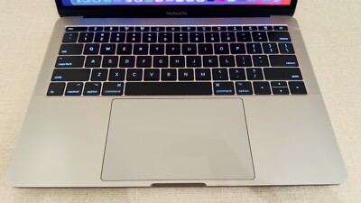 Apple MacBook Pro 13in (128GB SSD, Intel Core i5, 2.30GHz, 8GB RAM