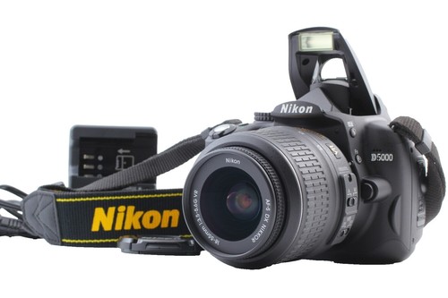 Nikon D5000 Digital SLR Camera with 18-55mm VR Lens - Black